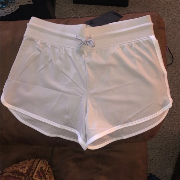 Alphalete Curve Shorts - Picture 3 of 5